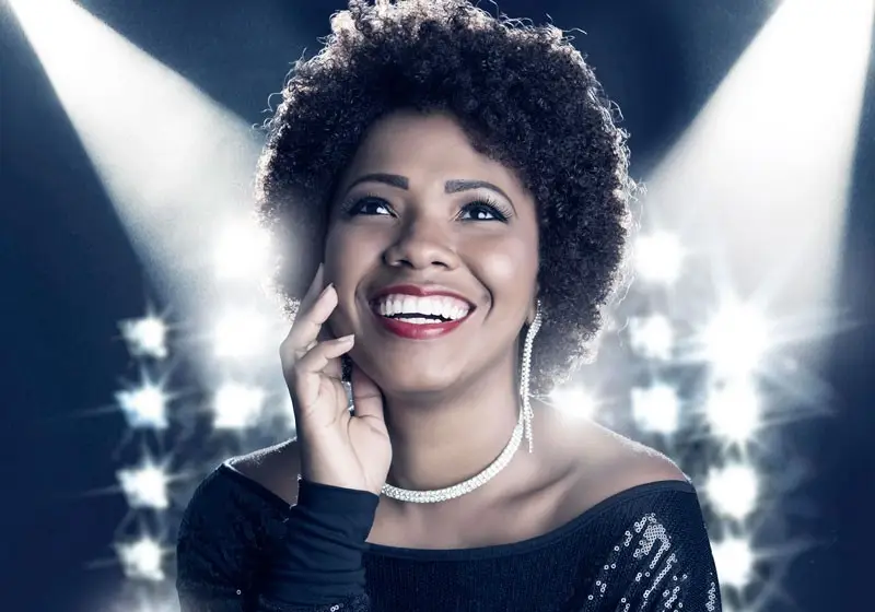 A cantora brasileira Thalita Pertuzatti ficou conhecida pelo tributo emocionante de Whitney Houston e viralizou nas redes - Foto: redes sociais