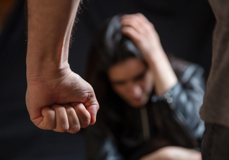 Através de uma mensagem pela rede social, uma menina salva a mãe, que era agredida em casa - Foto: Pixabay