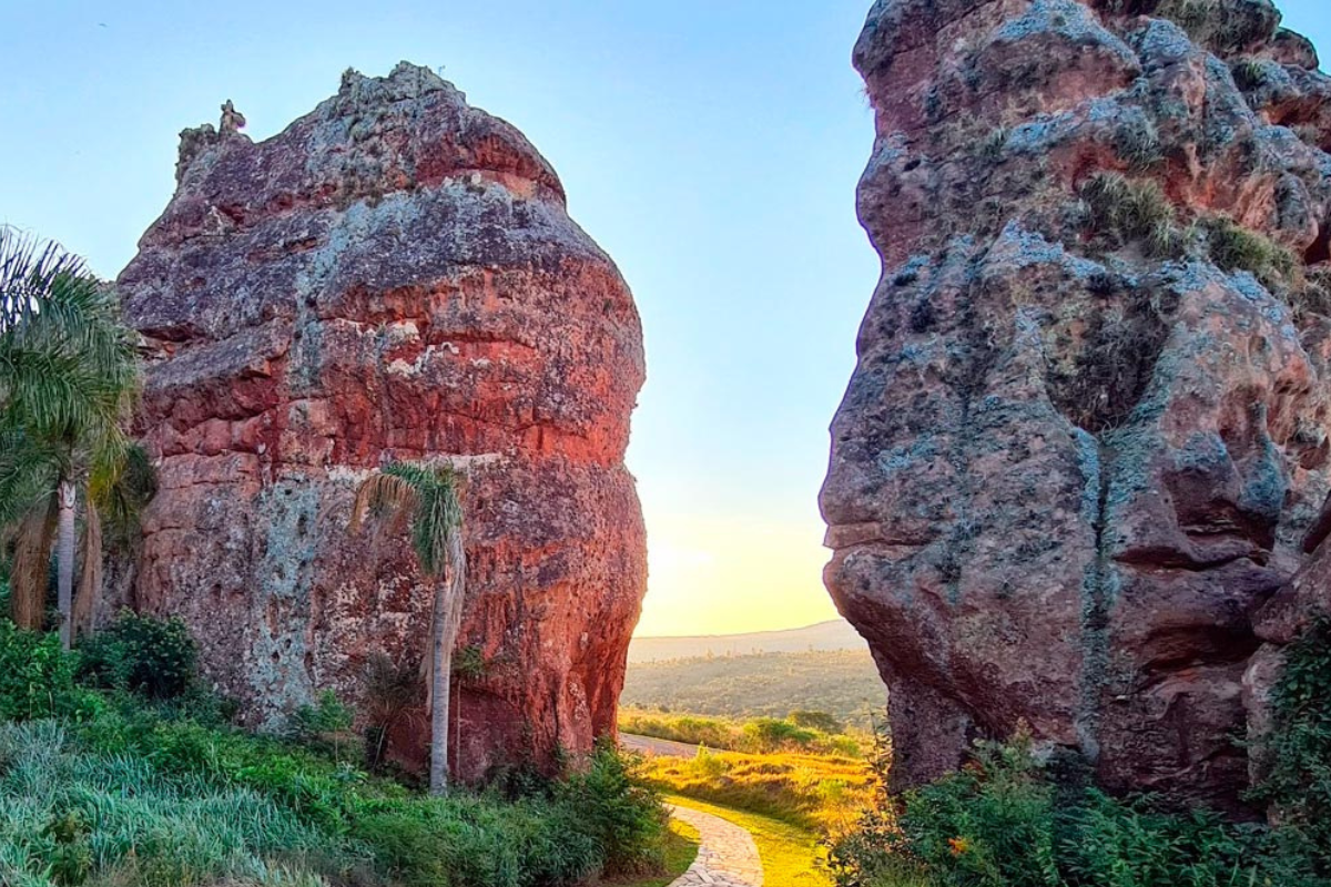 Monumentos naturais da cidade das pedras (PR) - Foto: Divulgação/SDEST