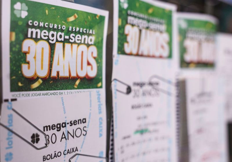 Um bolão feito em Fortaleza (CE) acertou as 6 dezenas da Mega-Sena 30 anos e vai levar R$ 168 milhões. O outro acertador é do Rio de Janeiro. - Foto: Marcelo Camargo/ Agência Brasil