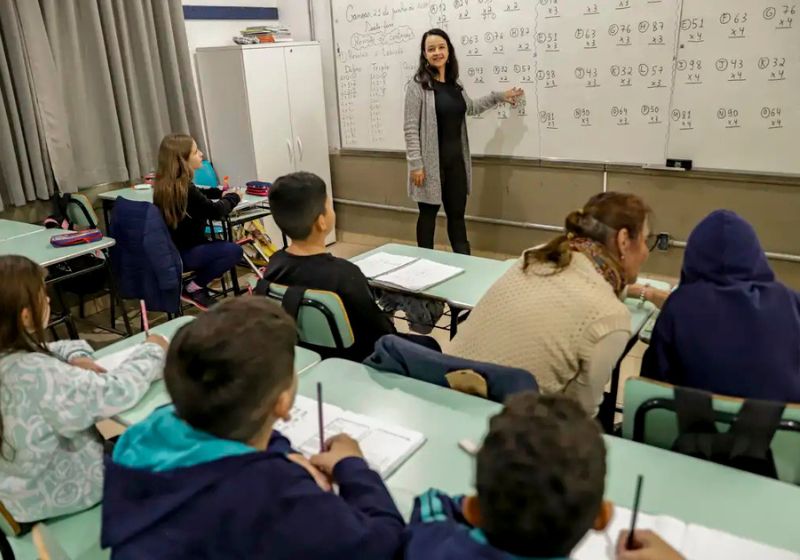 A Medida Provisória que reajusta o piso salarial dos professores do ensino básico foi aprovada pelo Senado e vai para sanção presidencial. - Foto:Bruno Peres/ Agência Brasil