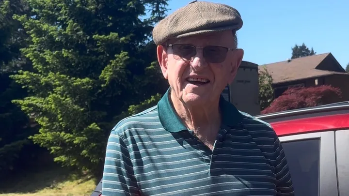O seu Joe, idoso que trabalha aos 87 anos, agora vai poder se aposentar. - Foto: Gofundme