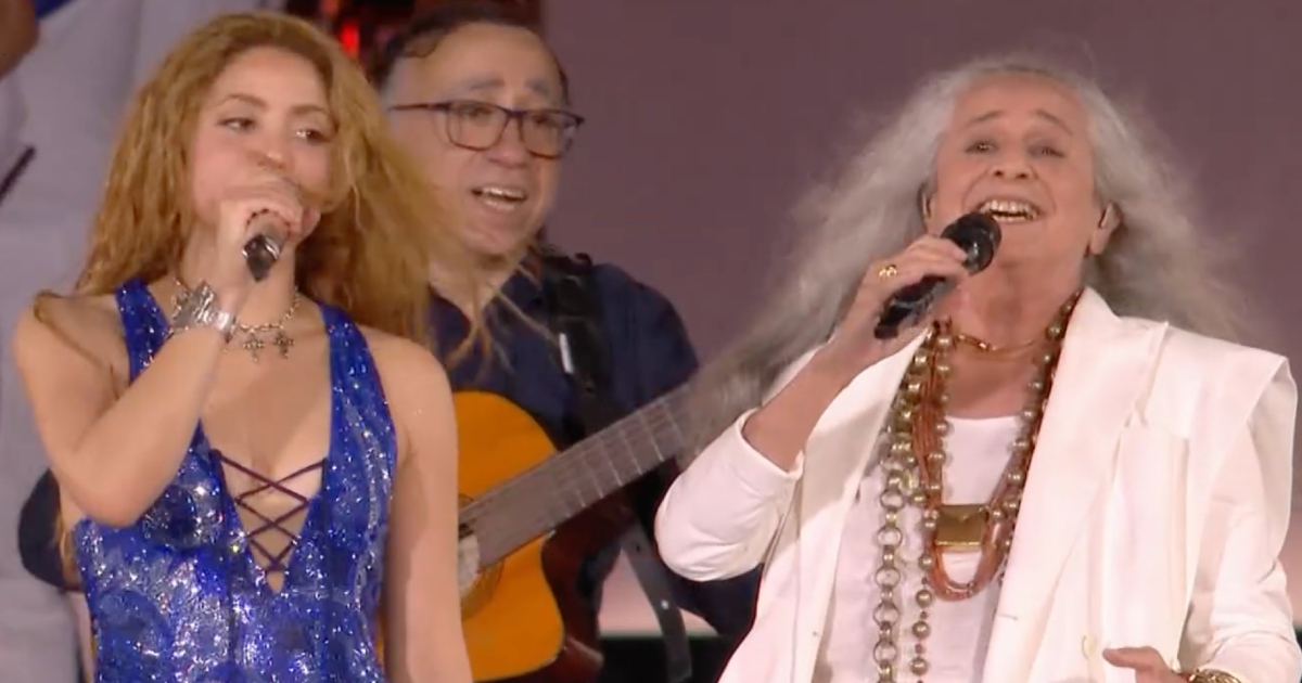 Ela cantando com Maria Bethânia - Foto: reprodução/TV Globo