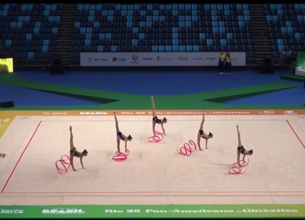 Ao som de Voando pro Pará, da Joelma, as meninas da ginástica com 5 fitas do Brasil ganharam medalha de ouro no Pan-Americano, no Rio. - Foto: reprodução/ Instagram/ @CBGinastica