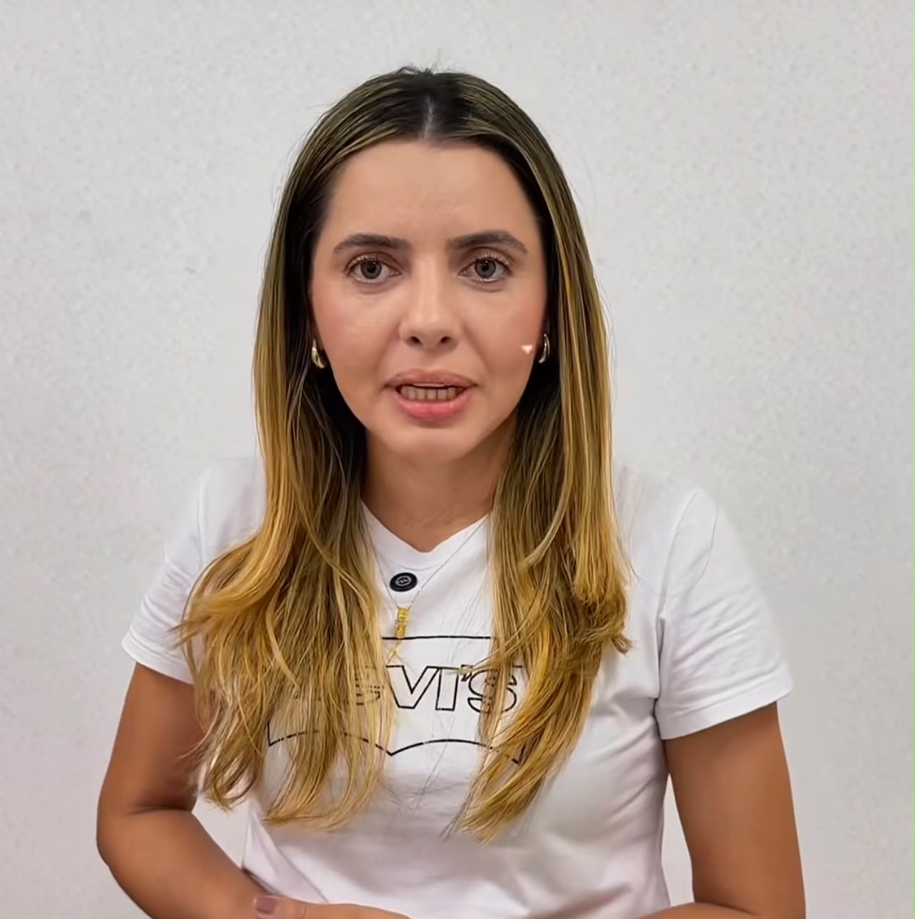 A professora Jaerly postou o vídeo que viralizou e deu um álbum de verdade ao Pedro. - Foto: Reprodução/ Instagram/ @jaerlydrolim