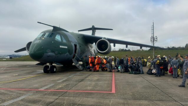 Avião do Brasil, da FAB, leva ajuda para a Venezuela após o duplo terremoto que matou quase mil pessoas até agora. - Foto: FAB