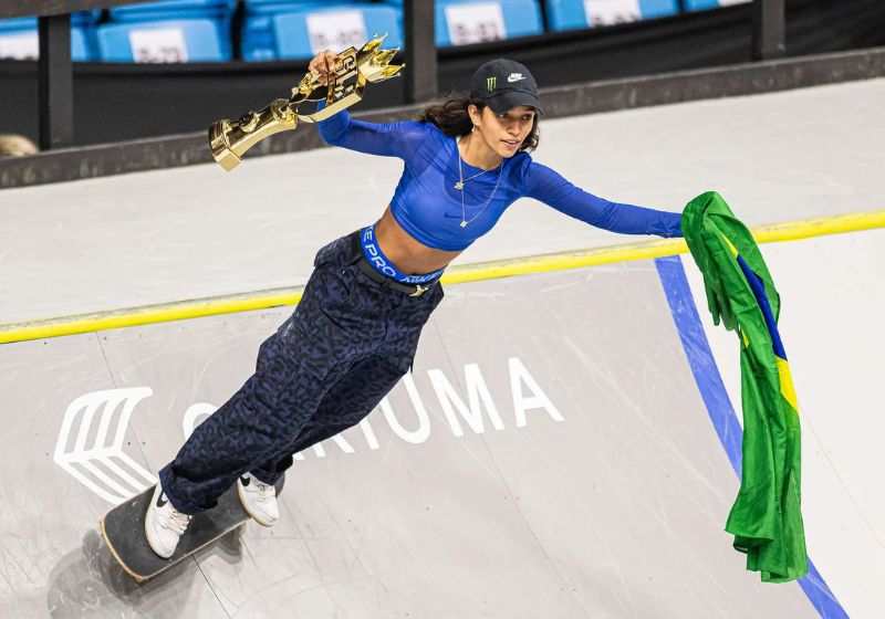 A revista Time reconheceu a brasileira Rayssa Leal, de 18 anos, como uma das pessoas mais influentes do mundo no esporte. - Foto: reprodução / Time