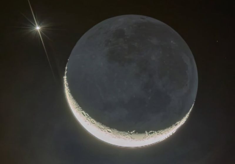 A foto da Lua e o planeta Vênus "namorando" no céu de Brasília, ontem à noite, foi feita pelo fotógrafo Fred Danin. Fenômeno foi visto em todo o país. Foto: reprodução/ Instagram/ @freddanin