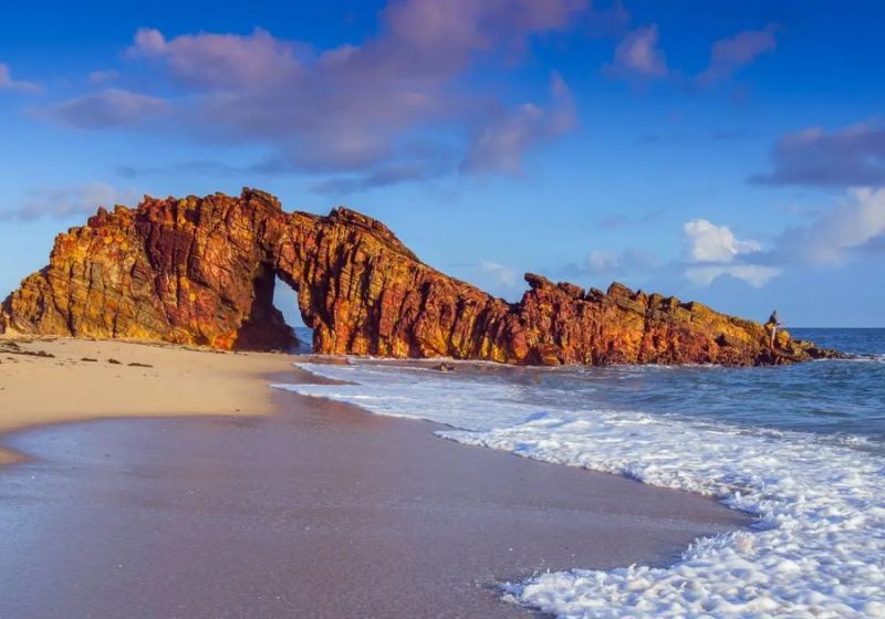 A praia de Jericoacoara, no Ceará, eleita uma das mais bonitas do mundo duas vezes, recebeu 1,5 milhão de visitantes apenas em 2024. - Foto: reprodução/ PraiaInfo