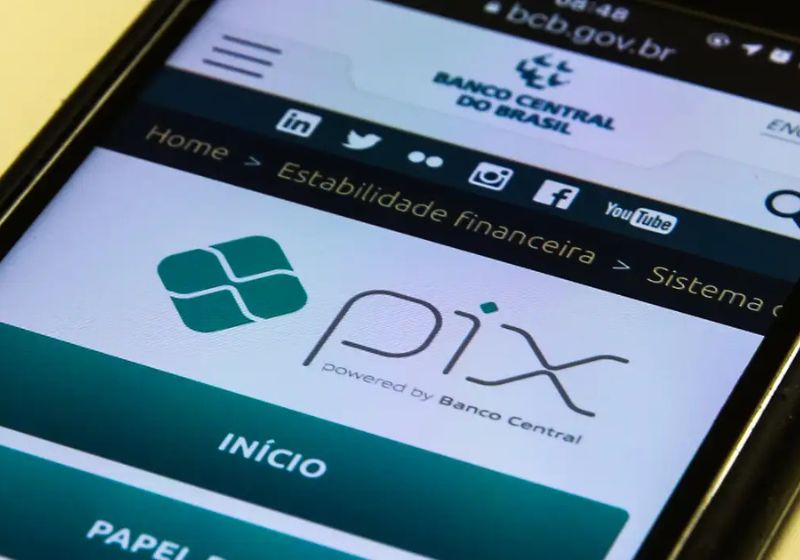 O Pix por aproximação, com a nova função para mostrar saldo do cliente antes de finalizar a compra, é opcional e deve ser ativado no celular. - Foto: Marcello Casal jr/ Agência Brasil