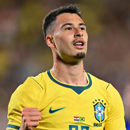 Martinelli, o herói que salvou o Brasil contra o Japão, nasceu em Guarulhos (SP), começou na base do Corinthians e brilha no Arsenal, da Inglaterra. - Foto: Julio Aguilar/Getty Images