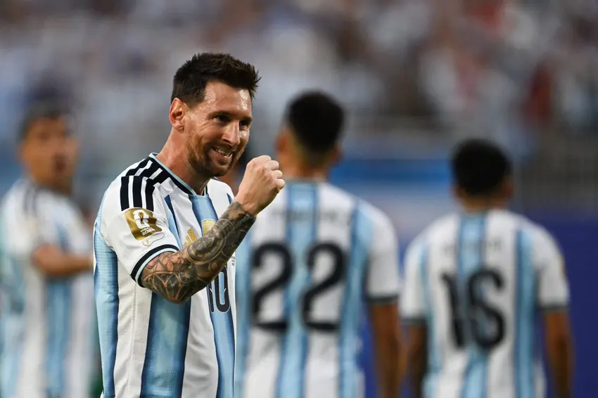 Lionel Messi, o maior artilheiro da Copa, comemora gol marcado pela Argentina sobre a Argélia na estreia da Copa do Mundo de 2026. - Foto: Roberto Schmidt/AFP