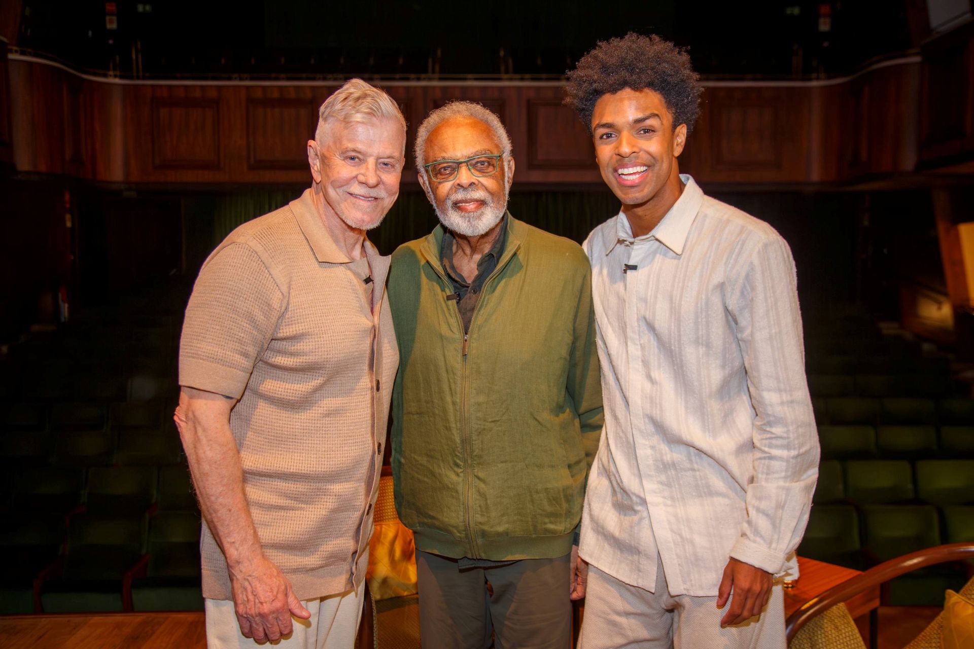Falabella, Gilberto Gil e Gui Ventura, que vai viver o cantor no musical. - Foto: Robert Schwenck