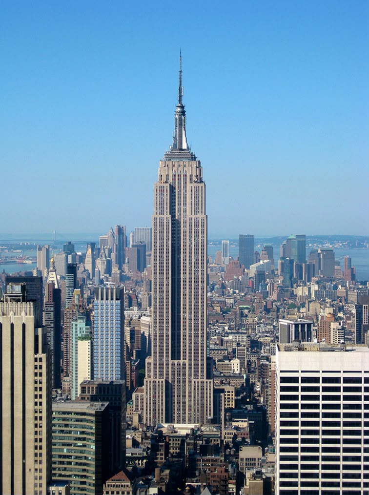 O Empire State Building tem 102 andares e 443 metros de altura total, com a torre. -  Foto: NYT