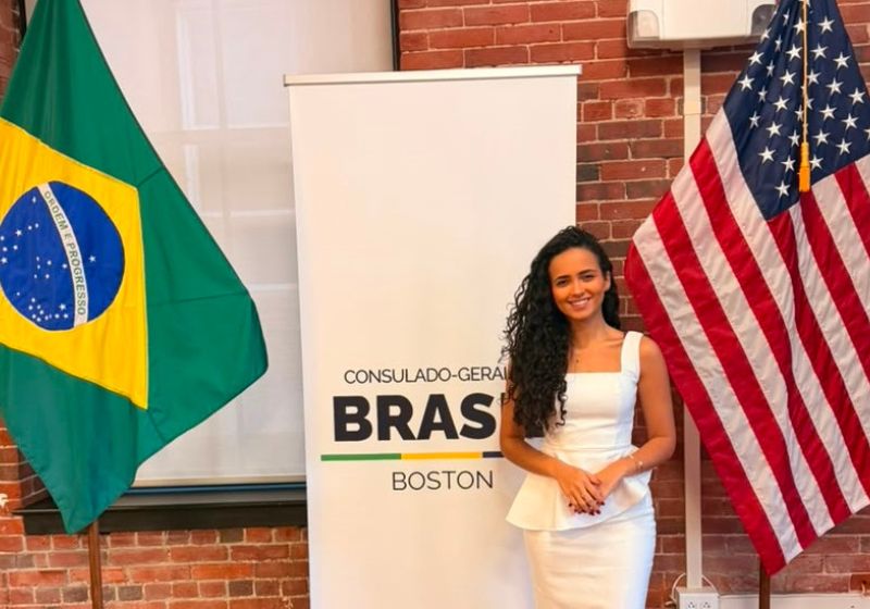 A médica brasileira Bianca Cardoso Lopes foi aprovada com bolsa em Harvard, Columbia, Johns Hopkins e Duke. E vai fazer mestrado em Harvard. - Foto: reprodução/ Secom Congonhas