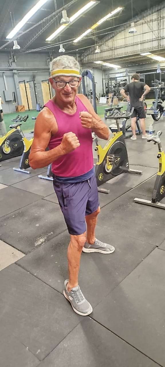 Depois de ter ficado temporariamente tetraplégico após um acidente, Norberto malha todo dia. - Foto: arquivo pessoal 