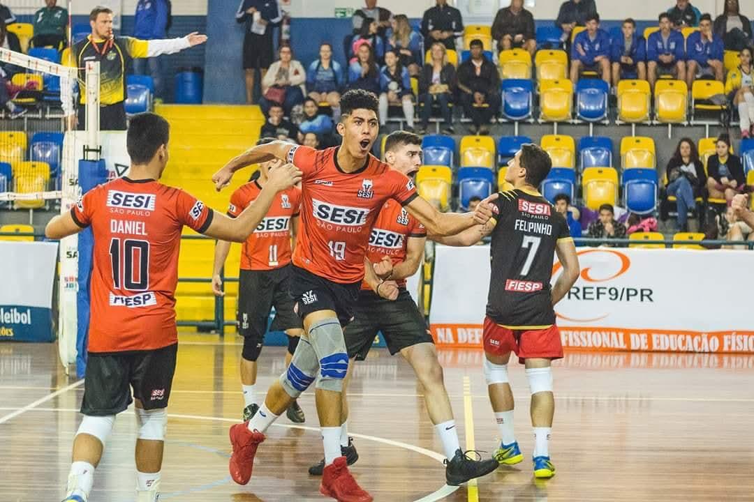 Polegar chegou nesta sexta-feira à Eslováquia, onde vai jogar na temporada 2026/2027.. - Foto: arquivo pessoal