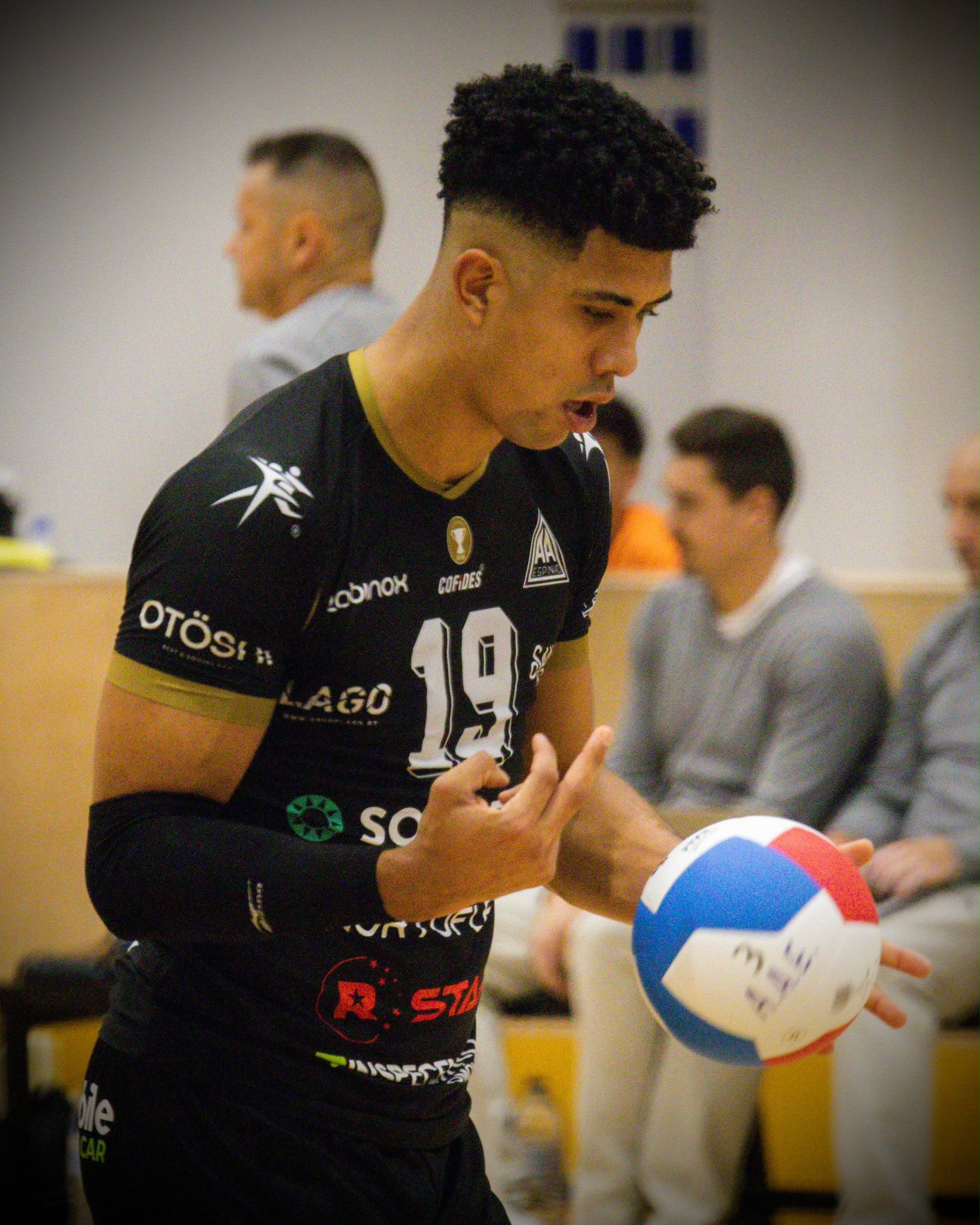 O central brasileiro de 27 anos foi contratado pelo VK Spartak UJS Komárno, da Esloáquia. - Foto: arquivo pessoal