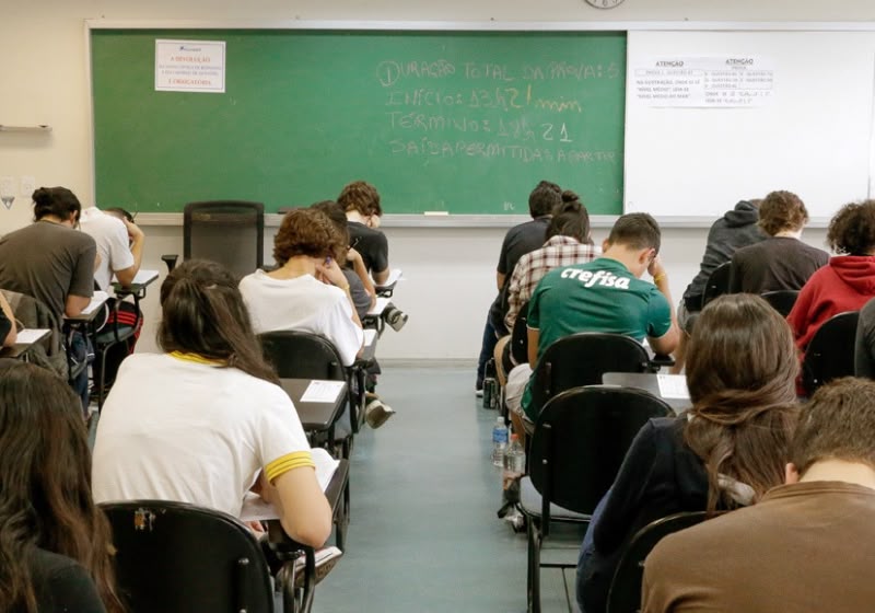 As inscrições para o Vestibular Fuvest 2027 começaram nesta segunda-feira (17) e seguem até 9 de outubro para 8.147 vagas na USP. - Foto: Divulgação/Fuvest
