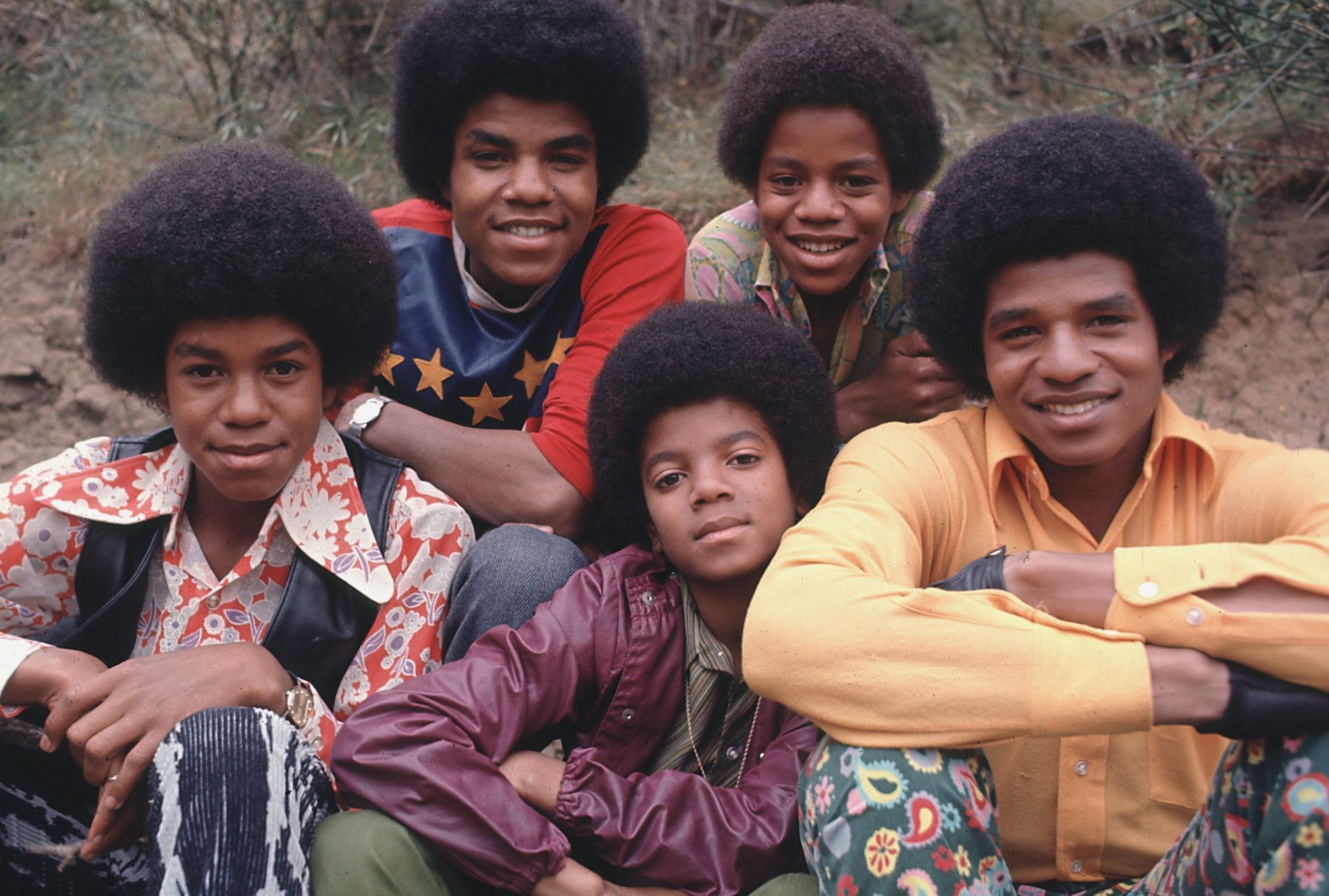 Michael Jackson com os irmãos na época do Jackson Five. - Foto: arquivo/divulgaç!ao