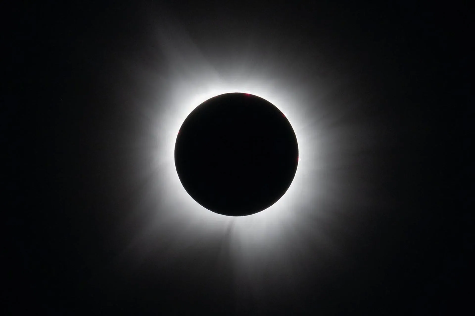 O eclipse solar total de agosto de 2027 terá até 6 minutos de escuridão em parte da Europa, África e Oriente Médio. - Foto: Keegan Barber/ Nasa