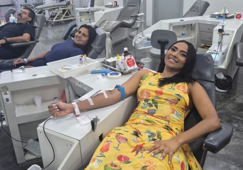 Josiane é o nome da mulher que comemorou os 30 anos reunindo amigos e familiares para doar sangue em Ribeirão Preto (SP). - Foto: Arquivo pessoal/ Reprodução g1