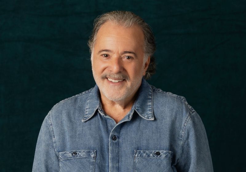 Aos 78 anos, o ator Tony Ramos vai relembrar a carreira de mais de seis décadas no programa Roda Viva, na TV Cultura, nesta segunda (28). - Foto: Manoella Mello/ Globo/ Divulgação