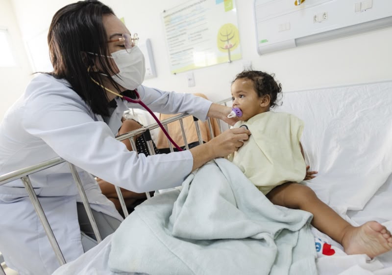 Farmanguinhos Arpraziquantel foi desenvolvido para tratar crianças de 3 meses a 6 anos com esquistossomose. - Foto: Divulgação/Fiocruz