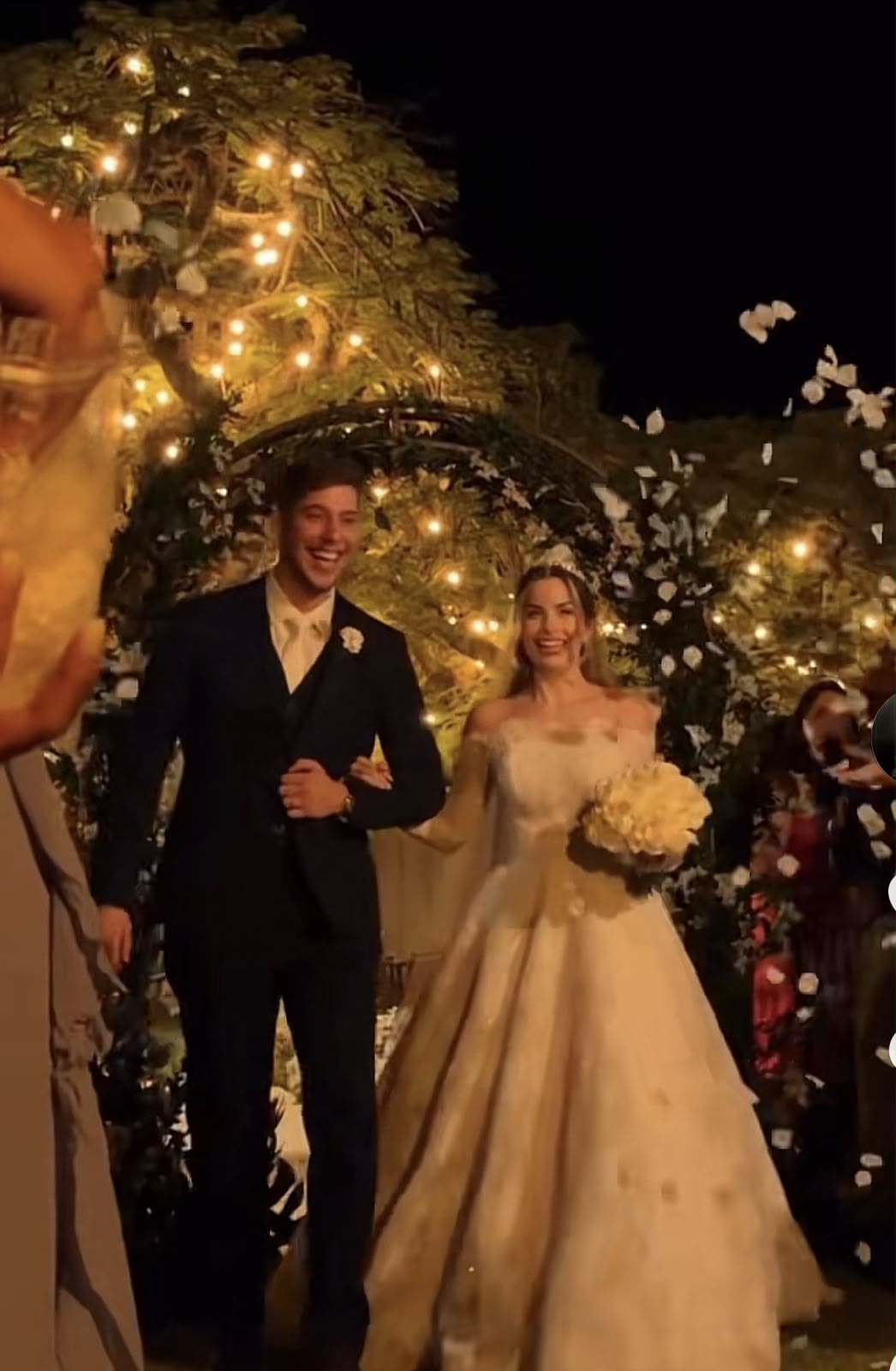 Os noivos Emilly e Daniel hoje têm 24 e 25 anos. - Foto: reprodução/ TikTok/ @emillyfariav