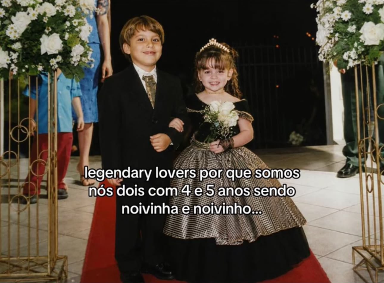 Emilly Faria tinha 4 anos e Daniel Zagne, 5, quando foram pajem e daminha. - Foto: reprodução/ TikTok/ @emillyfariav