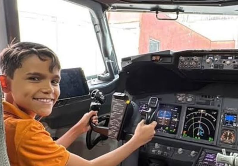 Emmanuel Zito, de 11 anos, realizou o sonho de viajar de avião depois que a irmã contou sua história à Gol. Foto: Divulgação/Gol