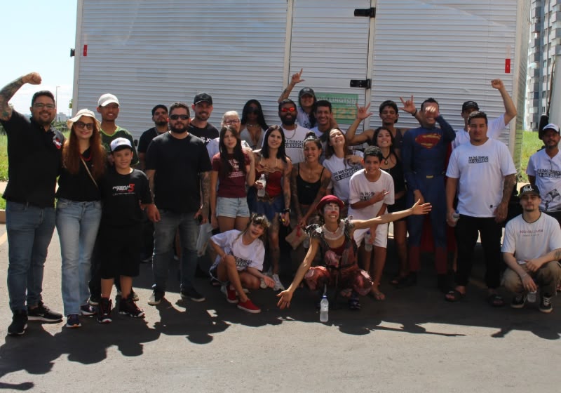 Voluntários levaram alimentos, brinquedos e cobertores a famílias do DF. Foto: Divulgação/Dia das Crianças na Quebrada