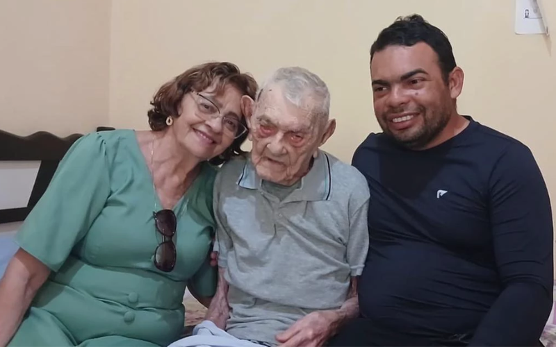 O brasileiro mais velho do mundo é fazendeiro, tem 7 filhos com duas esposas, 22 netos, 15 bisnetos e três tataranetos. - Foto: Reprodução/ Longeviquest
