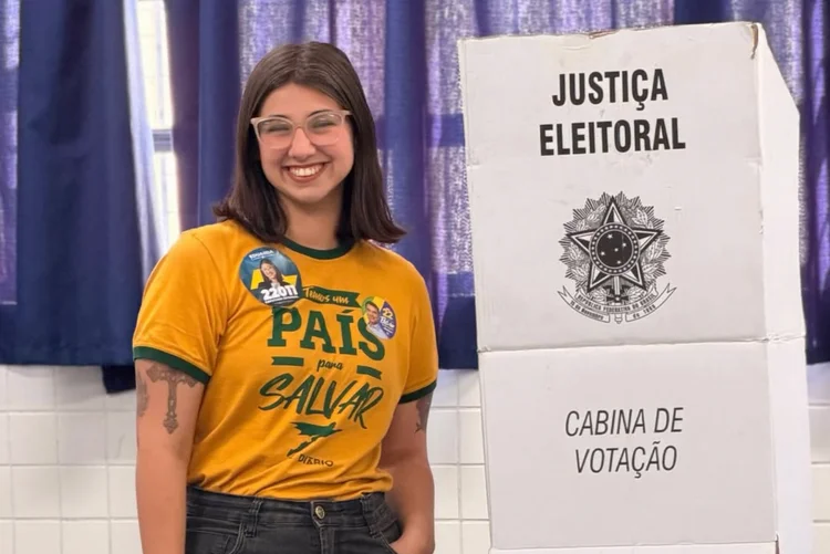 Eduarda Campopiano, (PL-SP), de 23 anos, teve 1.956.205 votos para a Alesp. Ela é contrária ao feminismo. - Foto: reprodução / Instagram
