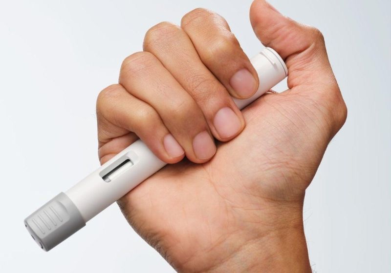 A nova caneta contra obesidade, chamada Retatrutida, é aplicada uma vez por semana, age em três hormônios ao mesmo tempo e ainda não foi aprovada para venda. - Foto: imagem ilustrativa