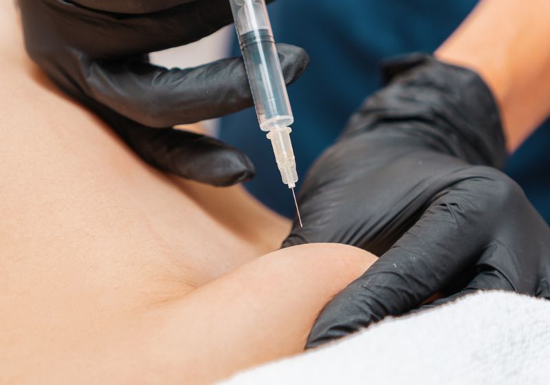 A nova injeção experimental que destrói células de gordura localizada, chamada CBL-514, avança para a fase final de testes clínicos em humanos. - Foto: reprodução/ NewsBuffet