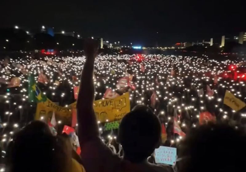 Estudantes fazem manifestação histórica em Brasília, com até 50 mil participantes, segundo organizadores, em defesa da democracia, da educação e de Lula. - Foto: reprodução/ Instagram/ @fabiofelixdf