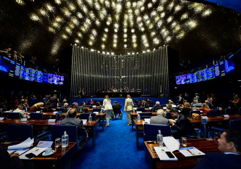 Fim da escala 6x1 é aprovado no Senado após mobilização popular, apoio do governo Lula e mudança de posição da oposição às vésperas do segundo turno. - Foto: Saulo Cruz/Agência Senado