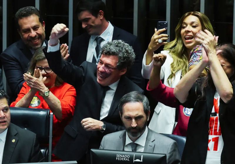 O fim da escala 6x1, aprovado ontem no Senado, reascendeu a reclamação antiga de empresários, como aconteceu na criação da CLT, do 13º salário e da PEC das domésticas. - Foto: Lula Marques/ Agência Brasil