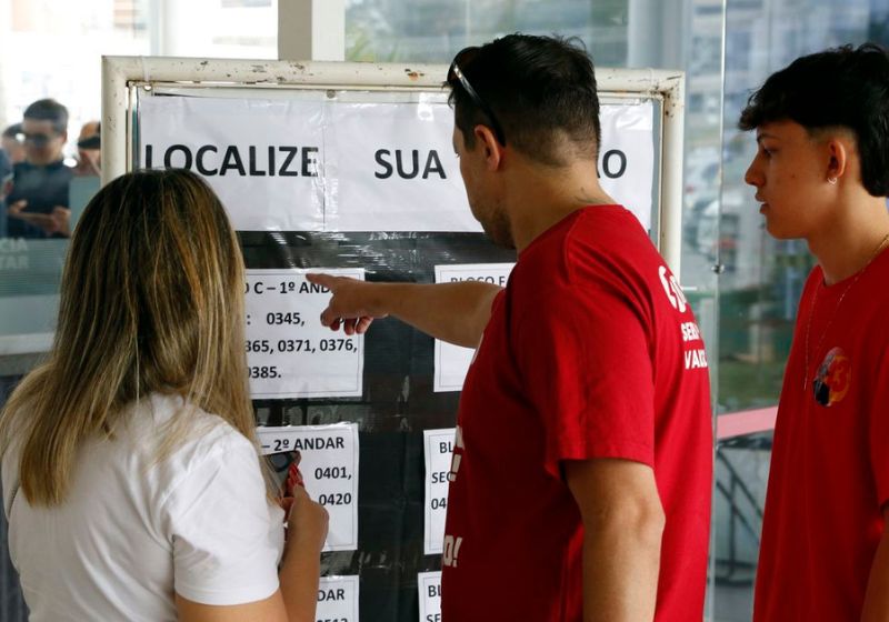 O TSE muda locais de votação no 2º turno. Mudanças atingem 130 mil eleitores em 22 estados. Veja como conferir o endereço atualizado antes de votar no domingo (25). - Foto: Bruno Peres/Agência Brasil