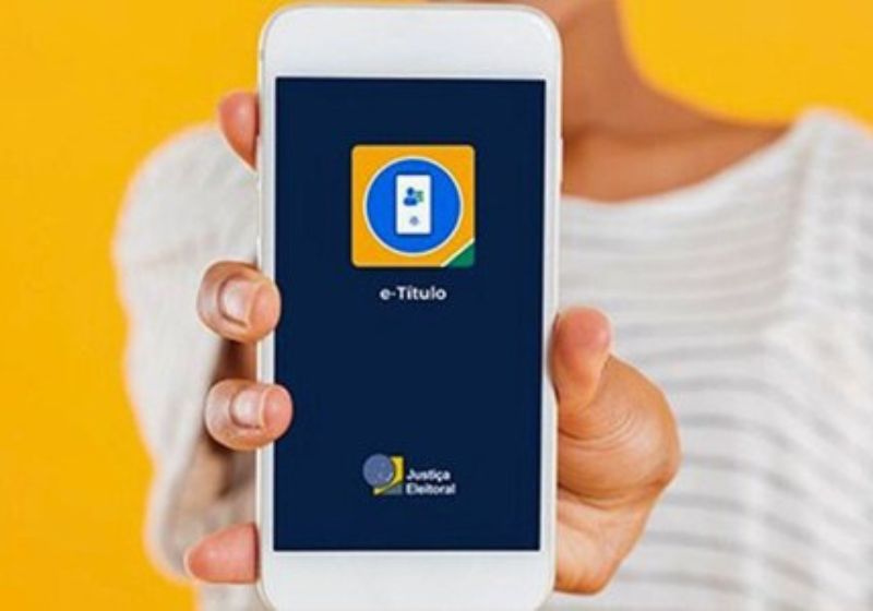 O e-Titulo permite consultar o endereço atualizado da seção eleitoral e votar sem documento físico, desde que tenha a foto do eleitor. - Foto: reprodução/ TSE