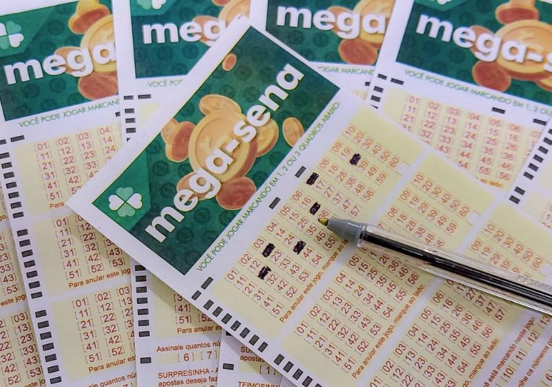 A Mega-Sena acumula em R$ 300 milhões e o próximo sorteio será excepcionalmente nesta segunda-feira, 25. - Foto: Arquivo