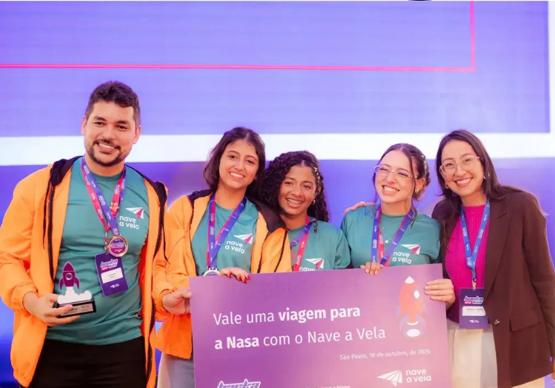 Alice Gomes, Beatriz Vasconcellos e Letícia de Oliveira, de 14 anos, venceram competição nacional com tecnologia contra fake news. Foto: Agencia Brasil / Renan Braz/Divulgação.