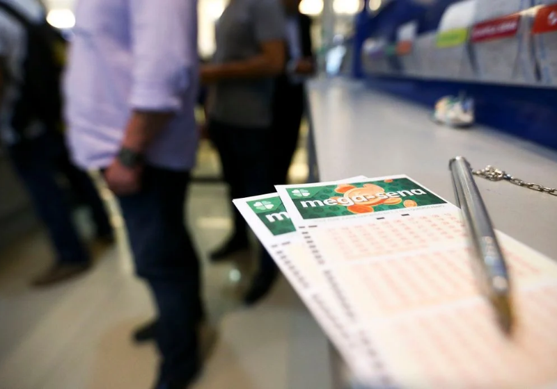 Mega-Sena sorteia prêmio acumulado de R$ 230 milhões neste sábado (24). Foto: Marcelo Camargo/Agência Brasil.