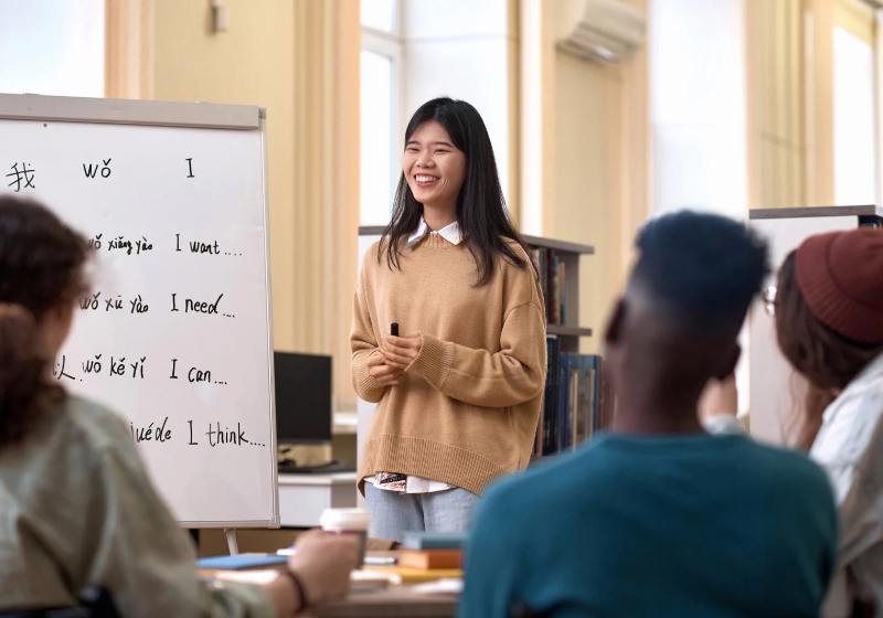 MEC Idiomas passa a oferecer curso gratuito de coreano com aulas de hangul, escrita, pronúncia e conversação pela internet. Foto: Canva
